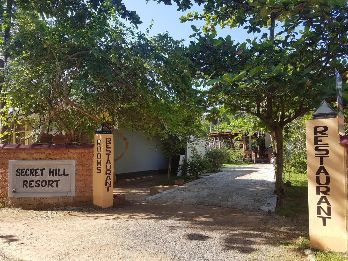 Secret Hill Resort Unawatuna Exteriör bild